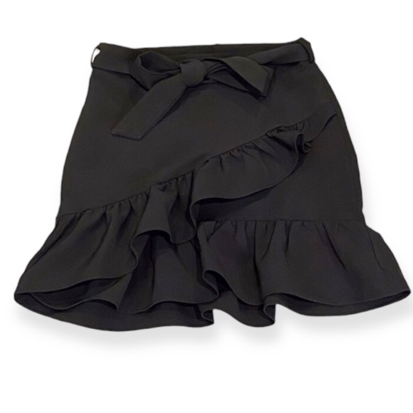 Bardot Black Mini Skirt with Ruffle Detail - Picture 1 of 9